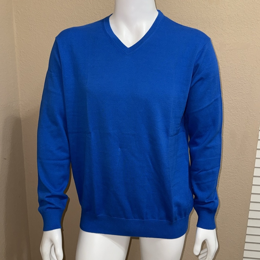 Lello Lightweight V-Neck Sweater